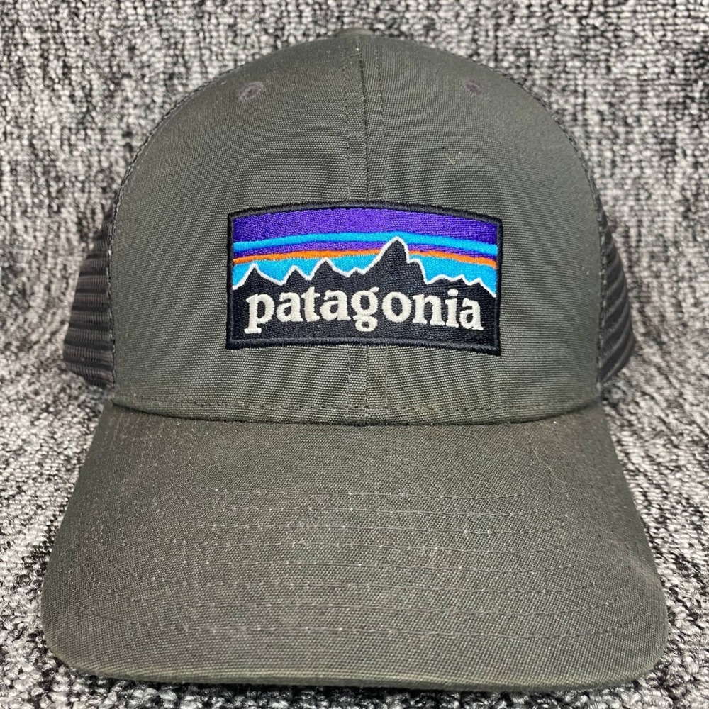 Patagonia P-6 Logo Trucker Hat Mens OSFA Gray Mesh Snapback NetPlus Cap